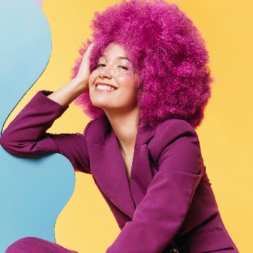 Fatos e Disfarces de Mulher