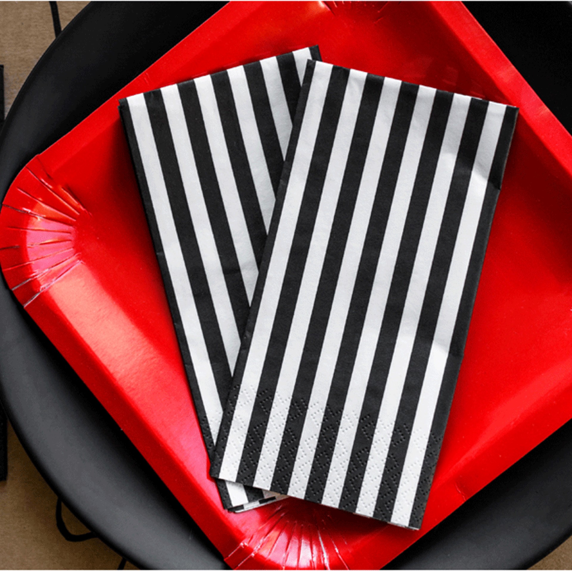 Guardanapo Preto e Branco 20 Unid