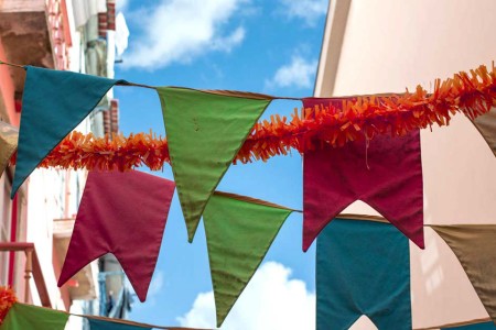 Santos Populares e Festas Portuguesas – Tradição, Arraiais e Decoração Festiva